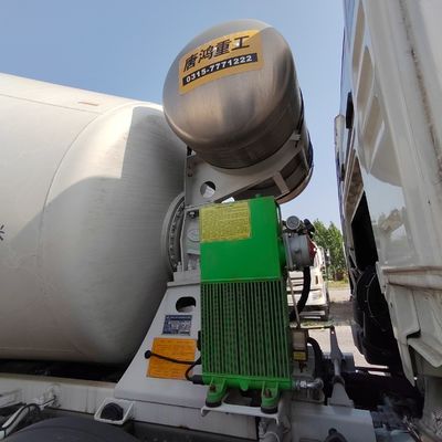 8X4 Sinotruck HOWO 350HP 371HP12-15cubic Concrete Mixer Truck with and Tubeless Tires