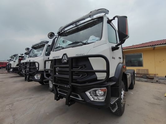 Second Hand Sinotruk Tractor Truck with Carbon Steel Cargo Box in Good Condition