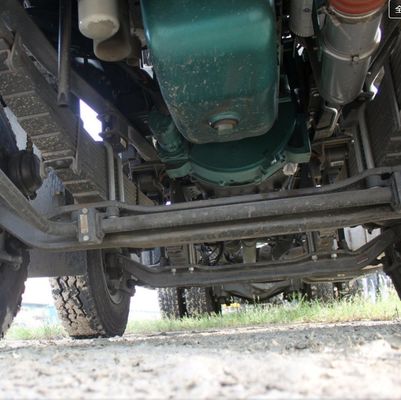8x4 Drive Mode Sinotruk Chassis Cement Mixer with Hydraulic Steering and Power Assistance
