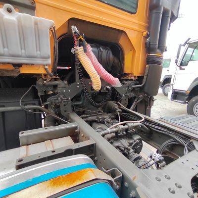 Front Lifting Style Dumping Type Mining Transporter with 371HP Power and High Capacity