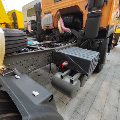 Front Lifting Style Dumping Type Mining Transporter with 371HP Power and High Capacity