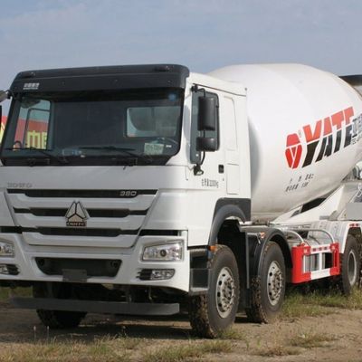 Sinotruk Cement Mixer Vehicle with Tyres and Hydraulic Steering System Customization