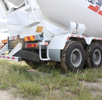 Sinotruk Cement Mixer Vehicle with Tyres and Hydraulic Steering System Customization