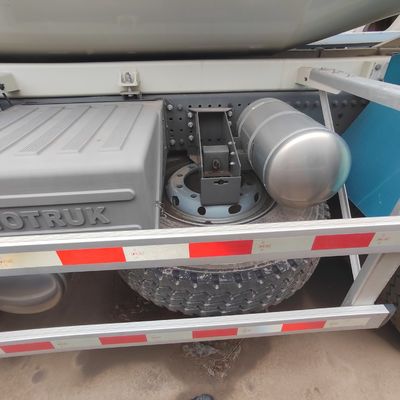 6X4 Nx 8m3 Sinotruk Heavy Duty Construction Concrete Mixer Truck with 8 Displacement