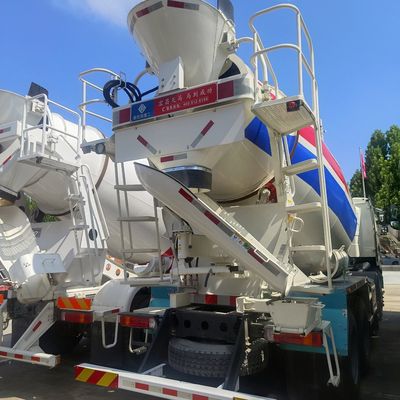 Low Mileage Used Concrete Mixer Truck with Carbon Steel Cargo Box and Air Conditioner Cab