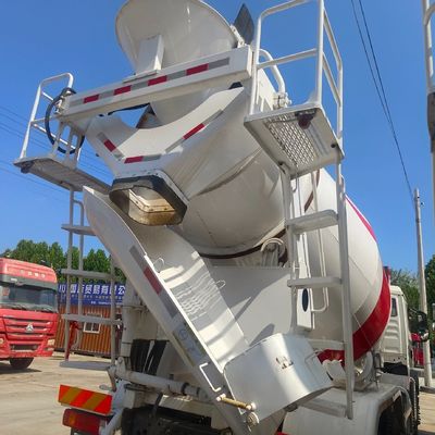 Fuel Maximum Horsepower 300-400hp Diesel Cement Mixing Truck for Construction Work