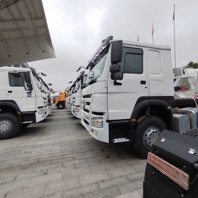Tubeless Tyres Hydraulic Transport Truck with Sinotruk Chassis and Manual Transmission