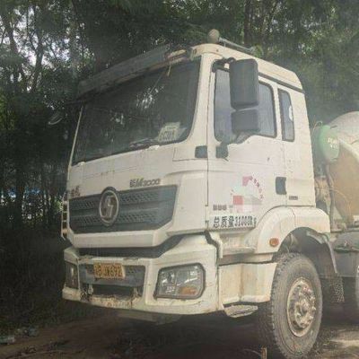 12m3 Diesel Sinotruk Concrete Mixer Truck with Hydraulic Steering System and Tyre