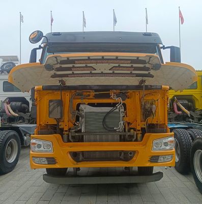Enhanced Towing Capacity Chinese HOWO Transport Truck 6.8x2.5x3.8m Load Capacity 31-40t