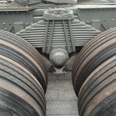 Manual Transmission Type Fuel Truck Head HOWO 371HP for Long-Distance Hauling