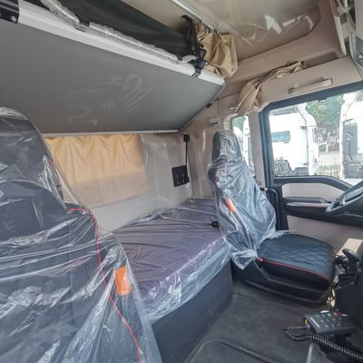 Manual Transmission HOWO Tractor Truck with Customized and Comfortable Air Suspension Seat