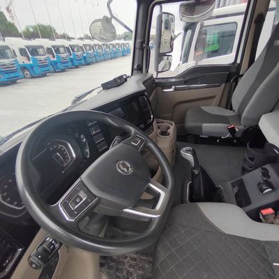 Concrete Mixing Sinotruk Chassis Agitator Lorry with Hydraulic Steering