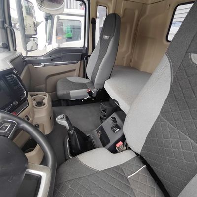 Concrete Mixing Sinotruk Chassis Agitator Lorry with Hydraulic Steering