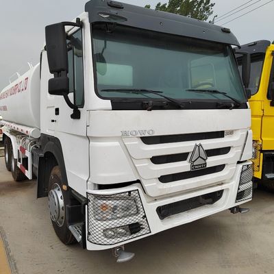 20m sup3 Carbon Steel Cargo Box HOWO Water Delivery Truck for Heavy-Duty Transportation