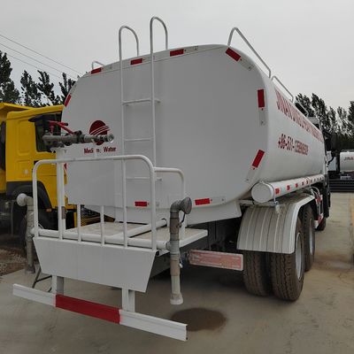 Sinotruk HOWO 6X4 15000L 2000m sup3 Drinking Spraying Water Delivery Truck