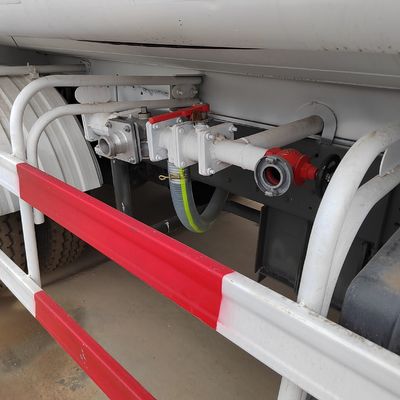 Sinotruk HOWO 6X4 15000L 2000m sup3 Drinking Spraying Water Delivery Truck