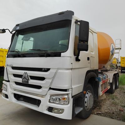 Sinotruk HOWO Heavy Duty Concrete Mixer Truck for Mining Haulage Vehicle