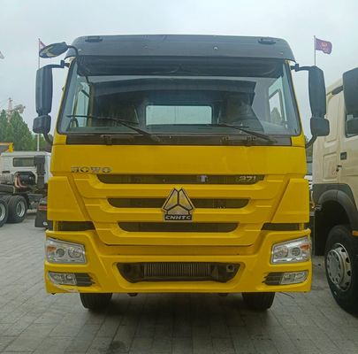 Transport with Tubeless Tire Design Used HOWO Tractor Head and 351-450hp Horsepower