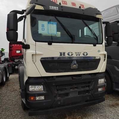 Sinotruk HOWO Cnl LNG Tractor Head for Towing Semi Trailer 6×4 Drive Wheel Performance