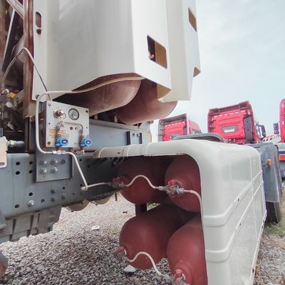 336HP Sinotruk HOWO Cargo Transport Vehicle with ≤5 Seats and Affordable CNG/LNG