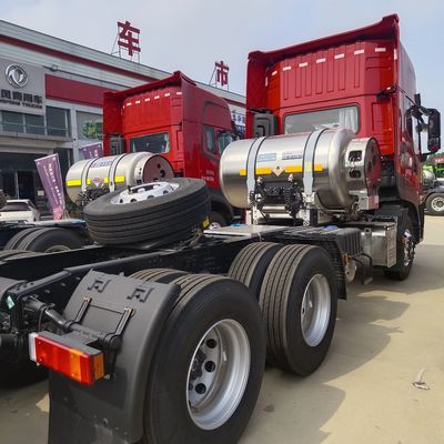 Dongfeng Tianlong 6X4 LNG Automatic Transmission Tubeless Tire Traction Transport Truck