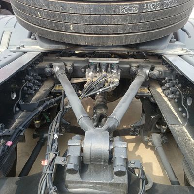 Initial Payment Sinotruk Chassis 580HP Truck with LNG Automatic Transmission System