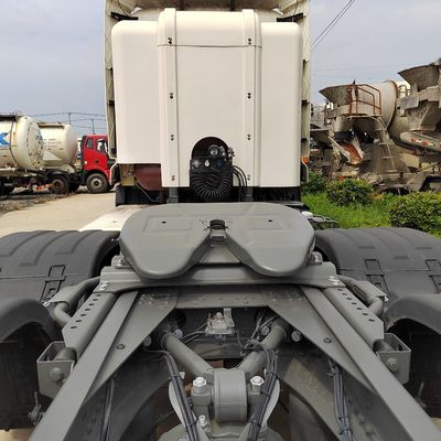 Customized Package Size HOWO N 440/460HP 6X4 LNG/CNG Tractor Trucks for Cargo Transport