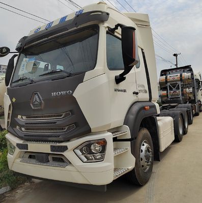 Second Hand Sinotruck HOWO 6X4 Heavy Duty CNG Truck for Your Transportation Solution