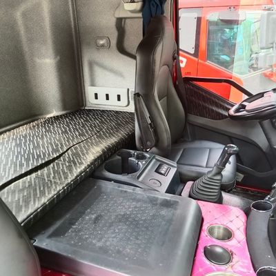 J6p Towing Truck for Heavy Duty Transport Solutions Tyre and Euro 5 Emission Standard