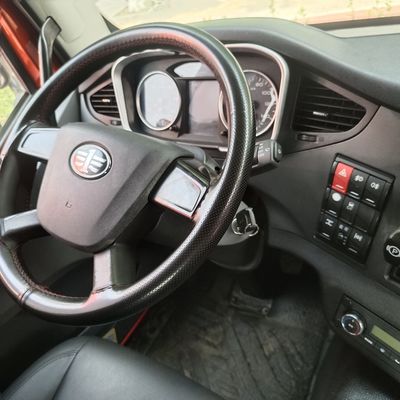 CA4250P66M25T1E6 6X4 Tractor Truck with Power Steering Assistance and DOT Certification