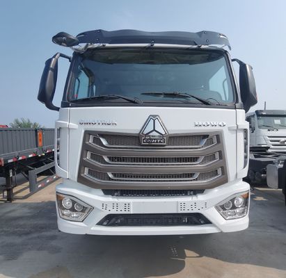 Tire Design Tubeless Shacman Tractor Accessories for Enhanced Performance by Sinotruk HOWO