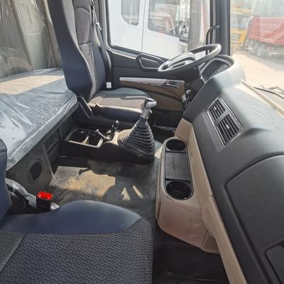 Tire Design Tubeless Shacman Tractor Accessories for Enhanced Performance by Sinotruk HOWO