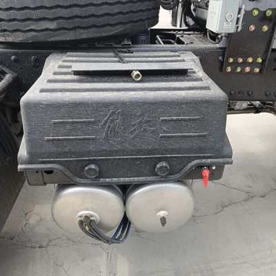 6×4 Drive Wheel Sinotruk Chassis Liberation Gas Tractor Trailer Truck 530HP Capacity