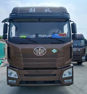 630HP Gas Tractor Transport Truck with Tyres and ISO Certification by Sinotruk Chassis