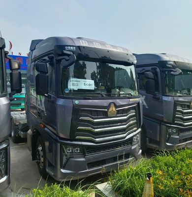 Haowo LNG Tractor Truck 580HP to 700HP Tractor with Customized Drive Wheel 6×4