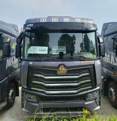 2024 Heavy Duty HOWO LNG Traction Truck 6 * 4/4 * 2/6 * 2 480HP to 700HP for Transport