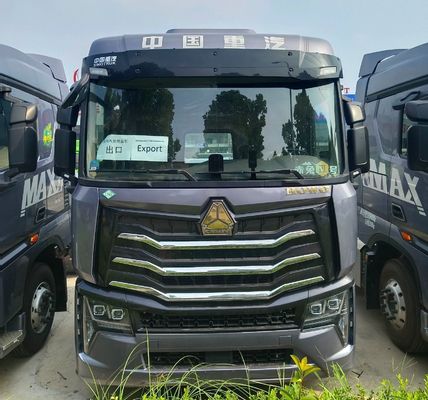 Customization 2024 Light HOWO LNG Gas Traction Truck 6 * 4/4 * 2/6 * 2 480HP to 700HP
