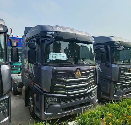 US 2024 Light HOWO LNG Gas Traction Truck 6 * 4 480HP to 700HP Transport Truck with Parts