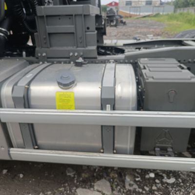 Shandeka Traction Truck 390HP Diesel Engine 6*4/4*2/6*2 with Customized Request