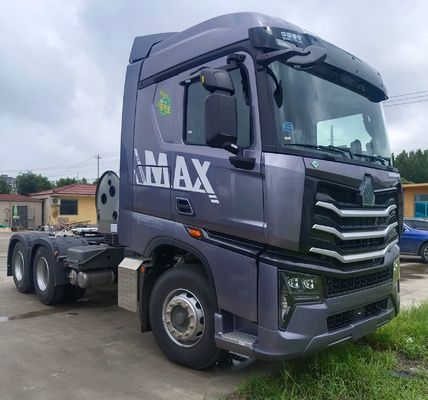 6x4 Load Capacity 31-40t HOWO Gas LNG540HP Automatic Transmission Traction Transport Truck