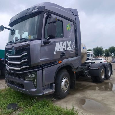 2024 Heavy Duty HOWO LNG Tractor Head Customized Design and Affordable Shipping Cost
