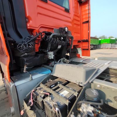 Manual Transmission Type Used Sinotruck HOWO 6X4 CNG Tractor Truck for Your Requirements