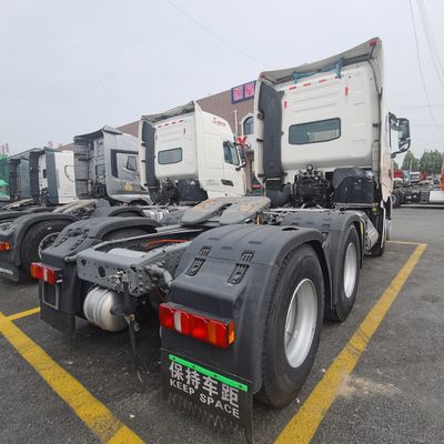 6-Cylinder Kick Start Sinotruk HOWO 6X4 Heavy-Duty Vehicle High Power and Reliability